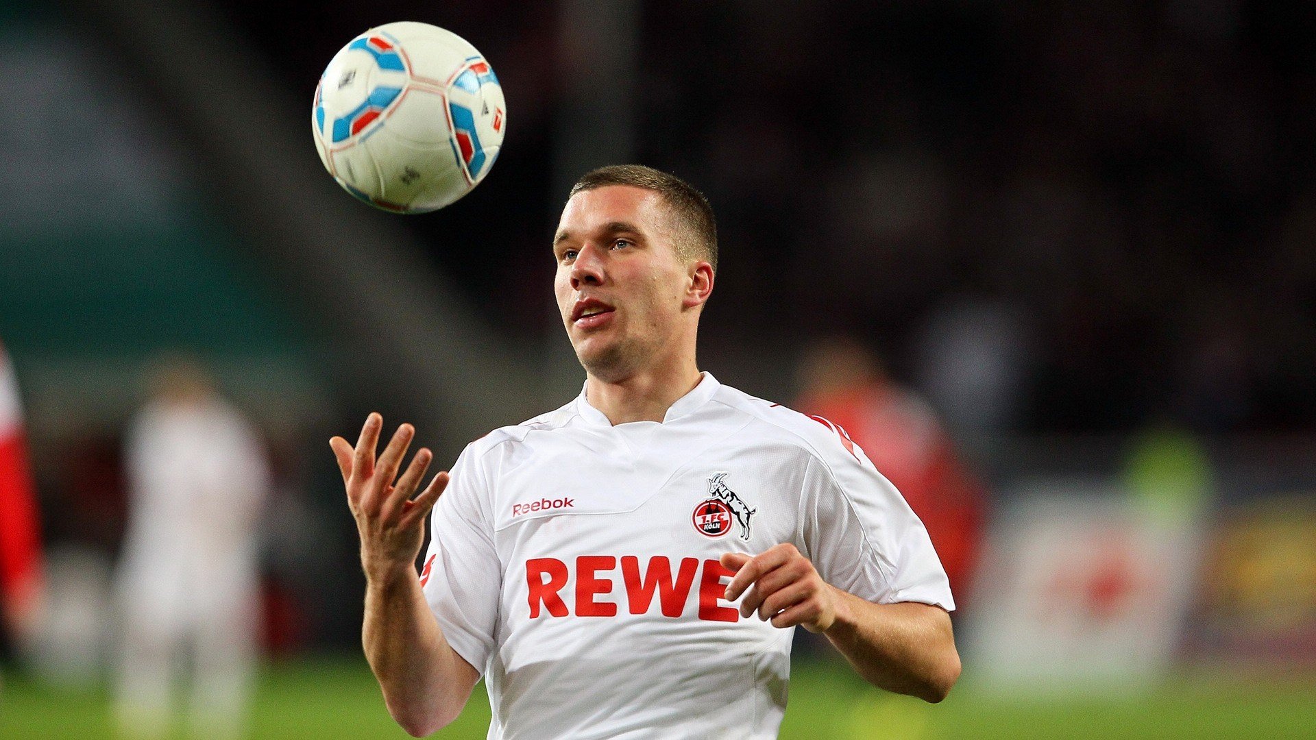 乐鱼app-欧冠“十六强逆转”回顾：曾经的焦点战役令人热血沸腾